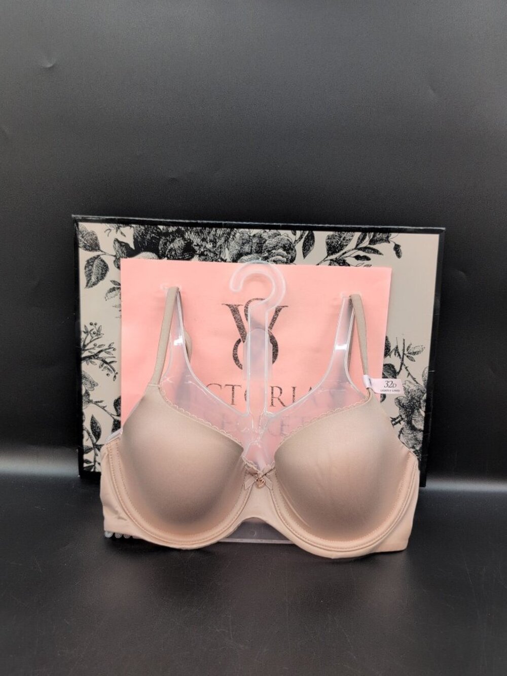 Victoria Secret Body by Victoria Lightly Lined Smooth Demi Bra Size 32D Macaron